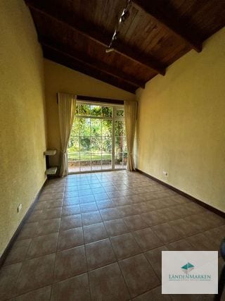 VENTA  DE CASA DE UN NIVEL EN CARRERTERA A EL SALVADOR , LOMAS DE SAN RAFAEL — Casa en Venta en Lomas de San Rafael, Carretera a El Salvador, Guatemala, Ciudad — miniatura 10 de 15