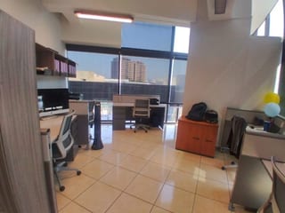 Oficina de 115m2 en Design Center, Zona 10  — Oficina en Alquiler en Zona 10, Guatemala, Ciudad — miniatura 8 de 8