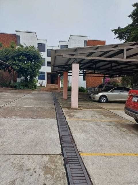 VENTA DE APARTAMENTO EN KM 17 CARRETERA A EL SALVADOR VILLA CLARITA REMODELADO. — Apartamento en Venta en Carretera a El Salvador, Guatemala, Ciudad — foto 2 de 9