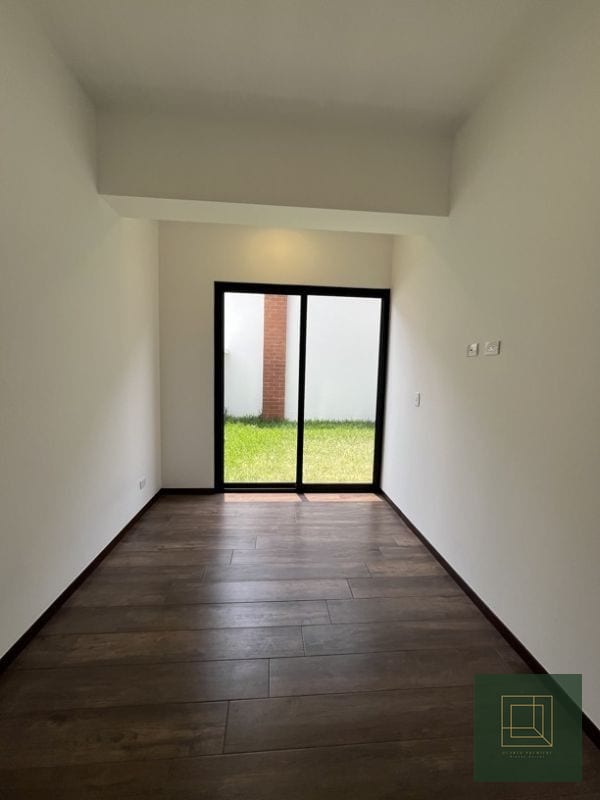 Apartamento con jardín en venta zona 10 (copia) — Apartamento en Venta en Moretti, Zona 10, Guatemala, Ciudad — foto 6 de 7