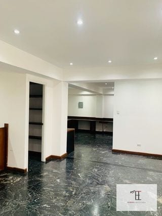 Oficina en venta  zona 10 sobre diagonal 6 frente a Oakland Place — Oficina en Venta en Zona 10, Guatemala, Ciudad — miniatura 4 de 13