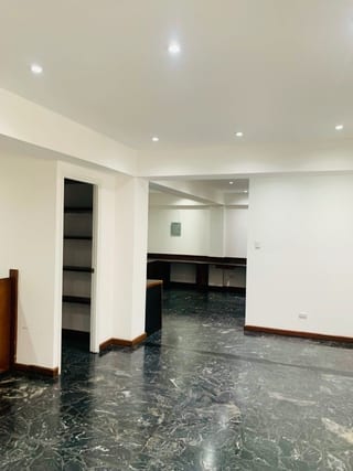 Oficina en venta zona 10 sobre diagonal 6 frente a Oakland Place — Oficina en Venta en Zona 10, Guatemala, Ciudad — miniatura 4 de 13