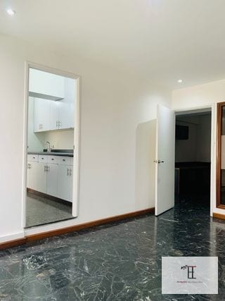 Oficina en venta  zona 10 sobre diagonal 6 frente a Oakland Place — Oficina en Venta en Zona 10, Guatemala, Ciudad — miniatura 9 de 13