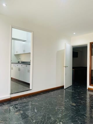 Oficina en venta zona 10 sobre diagonal 6 frente a Oakland Place — Oficina en Venta en Zona 10, Guatemala, Ciudad — miniatura 9 de 13