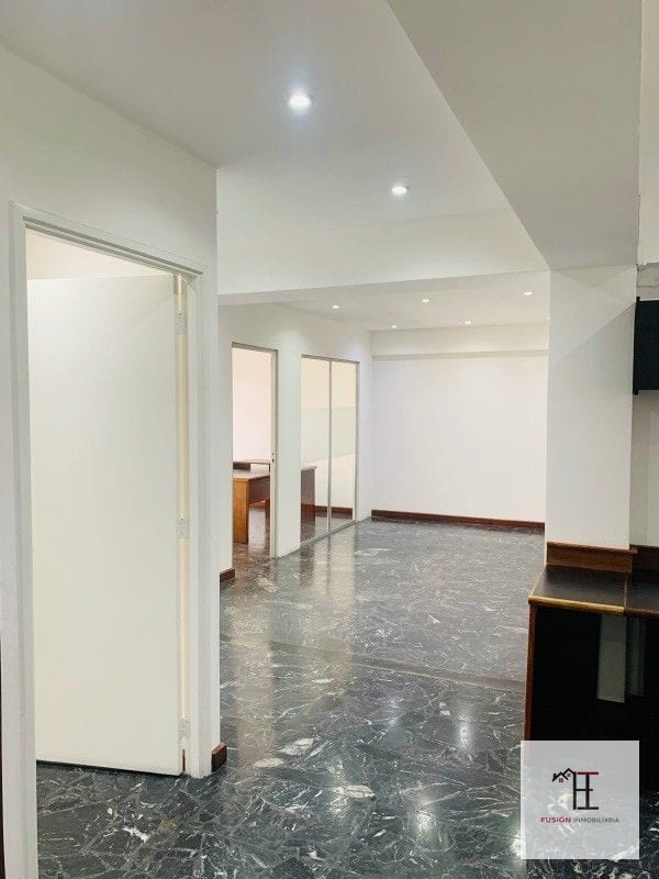 Oficina en venta zona 10 sobre diagonal 6 frente a Oakland Place — Oficina en Venta en Zona 10, Guatemala, Ciudad — foto 2 de 13
