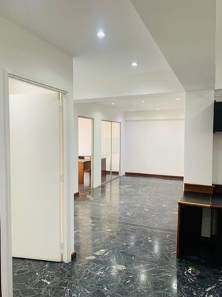 Oficina en venta zona 10 sobre diagonal 6 frente a Oakland Place — Oficina en Venta en Zona 10, Guatemala, Ciudad — miniatura 2 de 13