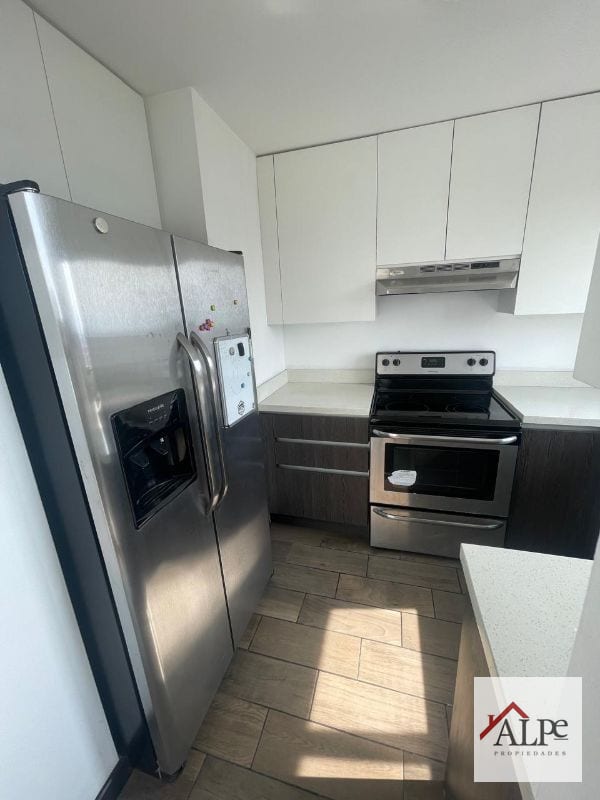 PENTHOUSE CON TERRAZA ZONA 10 — Apartamento en Alquiler en Verona, Zona 10, Guatemala, Ciudad — foto 5 de 15