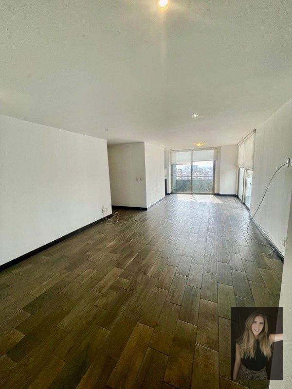 Apartamento en renta Edificio Verona zona 10 — Apartamento en Alquiler en Zona 10, Guatemala, Ciudad — foto 1 de 16