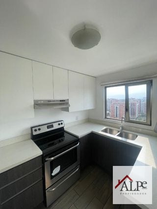 PENTHOUSE CON TERRAZA ZONA 10 — Apartamento en Alquiler en Verona, Zona 10, Guatemala, Ciudad — miniatura 4 de 15