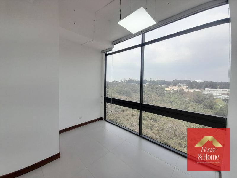 Venta de clínica en Carretera a El Salvador — Clínica en Venta en km 21-25, Carretera a El Salvador, Guatemala, Ciudad — foto 1 de 9