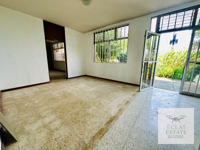 Edificio en Renta KM 8 Carretera a El Salvador | Ideal Clínica, Oficinas o Corporativo — Edificio en Alquiler en km 6-10, Carretera a El Salvador, Guatemala, Ciudad — foto 7 de 16