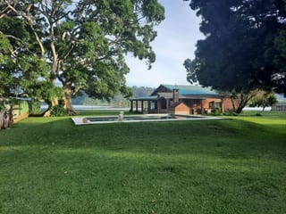 Venta propiedad a la orilla del lago de Amatitlán, ideal para eventos. — Casa vacacional en Venta en Amatitlán, Amatitlán, Guatemala, Ciudad — miniatura 1 de 11