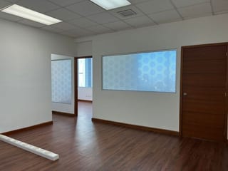 OFICINA TORRE PRADERA 210 M2, ZONA 10 — Oficina en Alquiler en Zona Pradera, Zona 10, Guatemala, Ciudad — miniatura 4 de 10