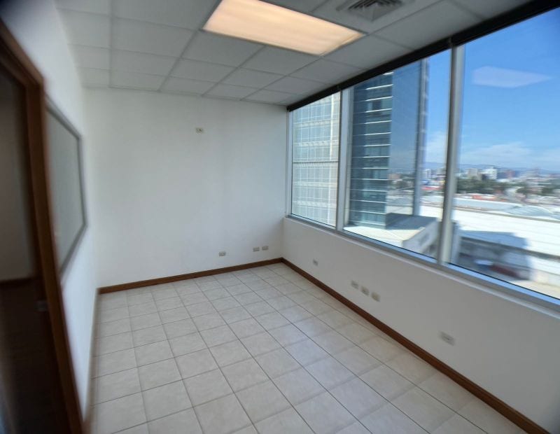 OFICINA TORRE PRADERA 210 M2, ZONA 10 — Oficina en Alquiler en Zona Pradera, Zona 10, Guatemala, Ciudad — foto 2 de 10