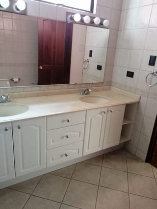 APARTAMENTO 2 DORMITORIOS, ZONA 10 — Apartamento en Alquiler en Zona 10, Guatemala, Ciudad — miniatura 5 de 10