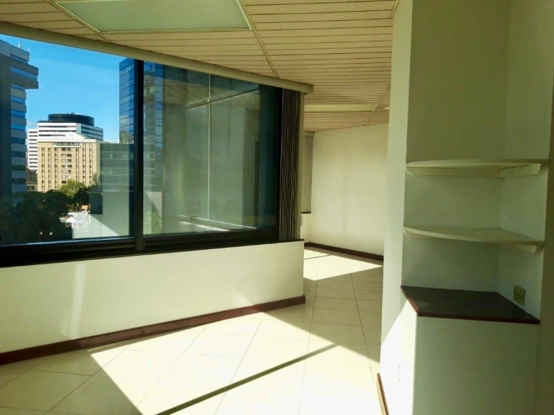 Oficina en renta en Edificio Murano Center zona 10 — Oficina en Alquiler en Zona 10, Guatemala, Ciudad — foto 4 de 7