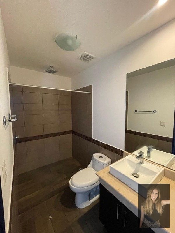 Apartamento en renta Edificio Verona zona 10 — Apartamento en Alquiler en Zona 10, Guatemala, Ciudad — foto 15 de 15