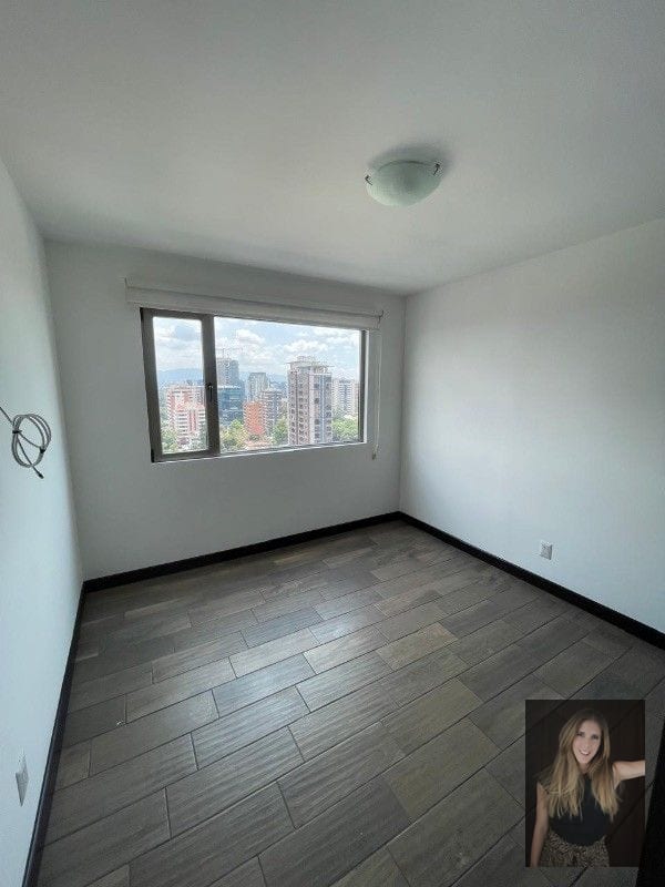 Apartamento en renta Edificio Verona zona 10 — Apartamento en Alquiler en Zona 10, Guatemala, Ciudad — foto 2 de 15