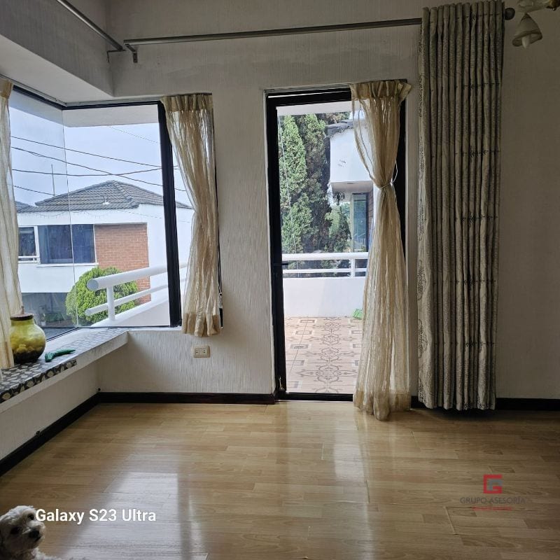 Moderna casa en venta en Jardines de Las Dalias zona 3, Mixco — Casa en Venta en Zona 3 Mixco, Guatemala, Ciudad — foto 11 de 17