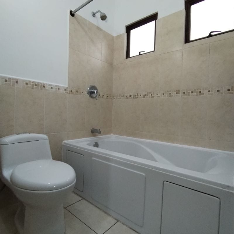 Casa en venta en Vistas de San Isidro zona 16 — Casa en Venta en Vistas de San Isidro, Zona 16, Guatemala, Ciudad — foto 8 de 15