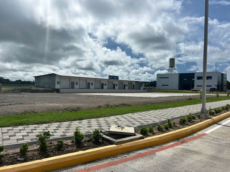 Bodega en renta Parque industrial Zona Libre Quetzal — Bodega / Ofibodega en Alquiler en Puerto Quetzal, Escuintla — foto 1 de 10