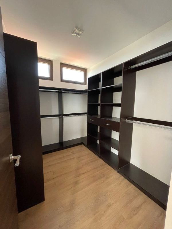 LINDAS CASAS PARA ESTRENAR EN ALTOS DE VISTA HERMOSA ZONA 15 VH1 LA ISLA — Casa en Venta en Vista Hermosa I, Zona 15, Guatemala, Ciudad — foto 9 de 15