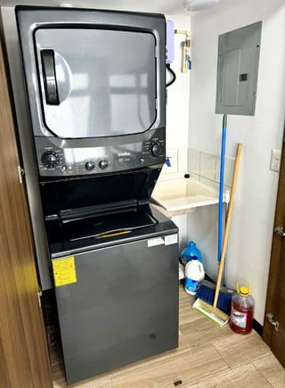 Alquiler apartamento amueblado Edificio Sakai de 3 habitaciones — Apartamento en Alquiler en Sakai, Zona 1 Mixco, Guatemala, Ciudad — miniatura 4 de 9