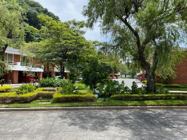 TOWNHOUSE EN VENTA CAÑADAS DE ELGIN — Casa en Venta en cañadas de elgin, Zona 13, Guatemala, Ciudad — foto 1 de 3