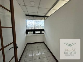 Oficina de 225 m² en Renta en Zona 10. — Oficina en Alquiler en Topacio Azul, Zona 10, Guatemala, Ciudad — miniatura 7 de 9