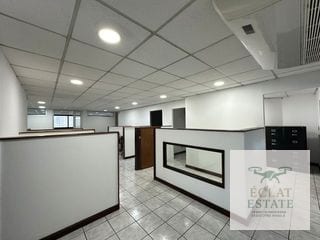 Oficina de 225 m² en Renta en Zona 10. — Oficina en Alquiler en Topacio Azul, Zona 10, Guatemala, Ciudad — miniatura 1 de 9