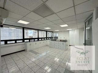 Oficina de 225 m² en Renta en Zona 10. — Oficina en Alquiler en Topacio Azul, Zona 10, Guatemala, Ciudad — miniatura 9 de 9