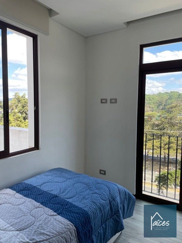 Apartamento amueblado en renta LIRIOS Zona 16 (D) — Apartamento en Alquiler en Lirios de Cayalá II, Zona 16, Guatemala, Ciudad — foto 12 de 14