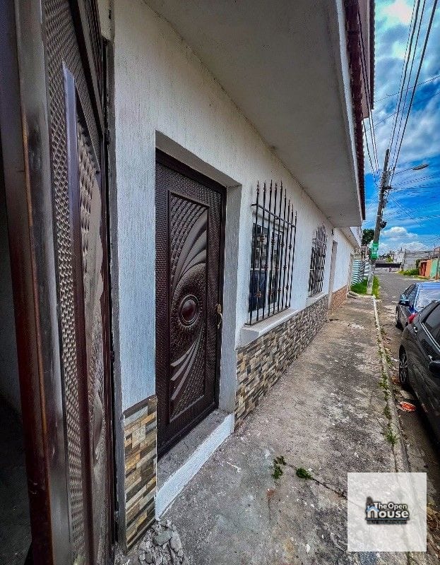 Casa en venta en Villa Nueva, detras de Galerias Catalina — Casa en Venta en Condado Catalina, Villa Nueva, Guatemala, Ciudad — foto 7 de 9