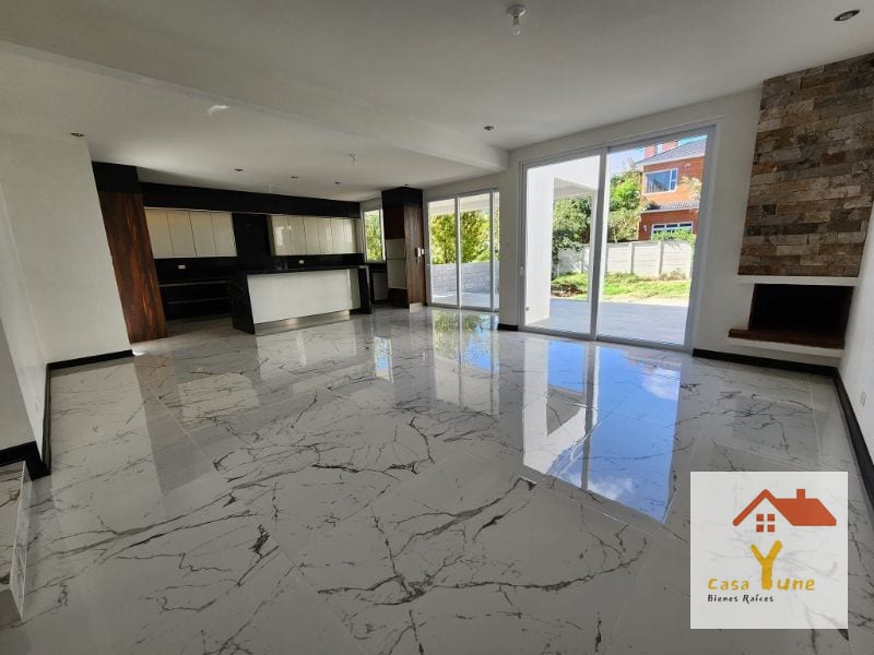 Casa en venta La Fontana Carretera Al Salvador km 25 Fraijanes — Casa en Venta en La Fontana I, Carretera a El Salvador, Guatemala, Ciudad — foto 1 de 12