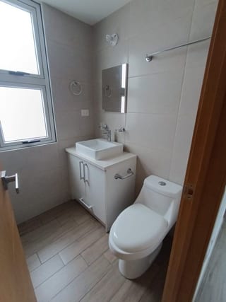 Apartamento en Renta Zona 10 CODIGO.DA34172 — Apartamento en Alquiler en Zona 10, Guatemala, Ciudad — miniatura 11 de 17