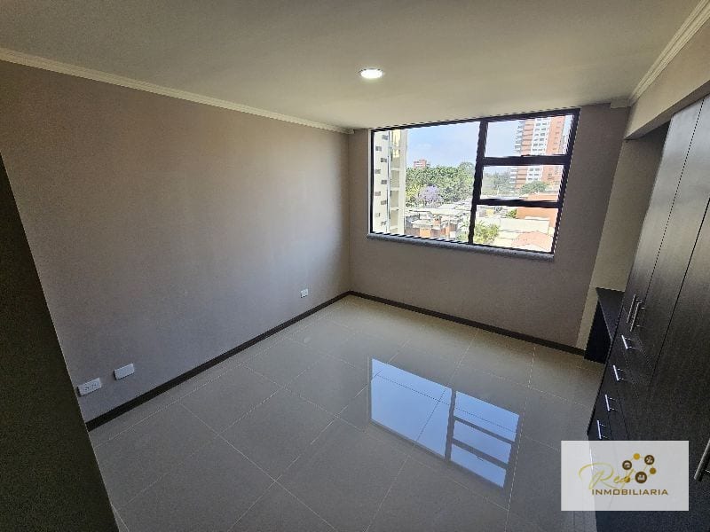 VENTA APARTAMENTO BELLINI REMODELADO — Apartamento en Venta en Bellini, Zona 14, Guatemala, Ciudad — foto 2 de 15