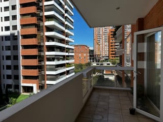 Alquilo amplio apartamento amueblado, zona 14 Vista Real — Apartamento en Alquiler en Vista Real, Zona 14, Guatemala, Ciudad — miniatura 11 de 14