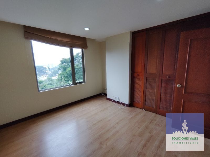 Zona 10, Apartamento en Alquiler de 2 Habitaciones — Apartamento en Alquiler en Jardines del Acueducto, Zona 10, Guatemala, Ciudad — foto 2 de 15