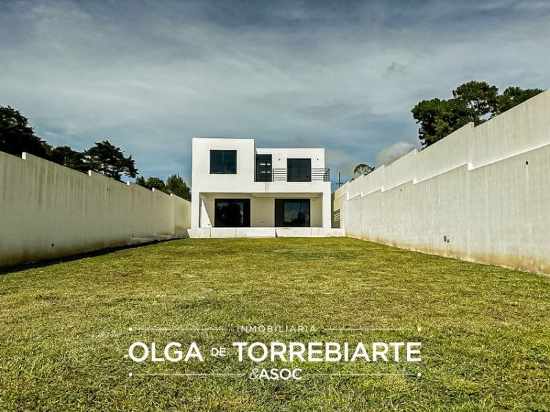 Casa en Condominio Arrazola 2 — Casa en Venta en Arrazola II, Carretera a El Salvador, Guatemala, Ciudad — foto 2 de 12