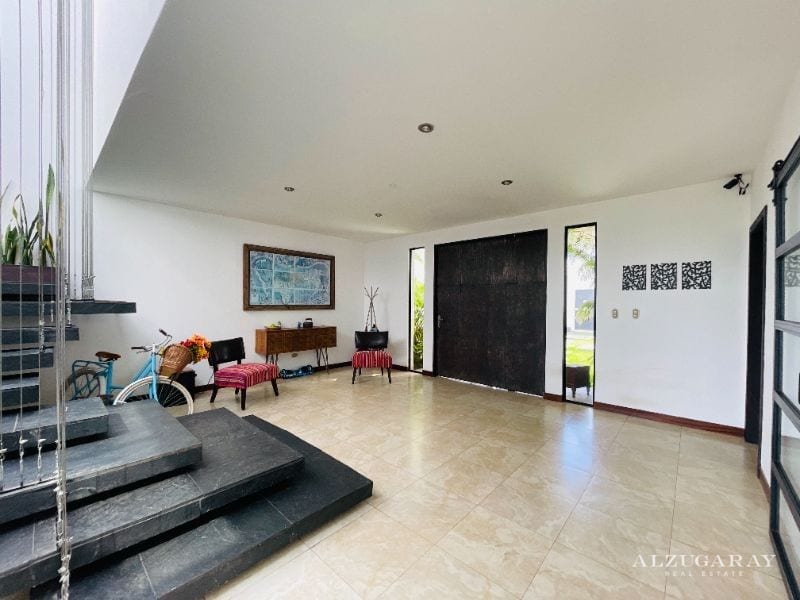 CASA MODERNA CON JARDIN - 3 HAB/ CONDOMINIO KM 21.5 — Casa en Venta en Carretera a El Salvador, Guatemala, Ciudad — foto 2 de 17