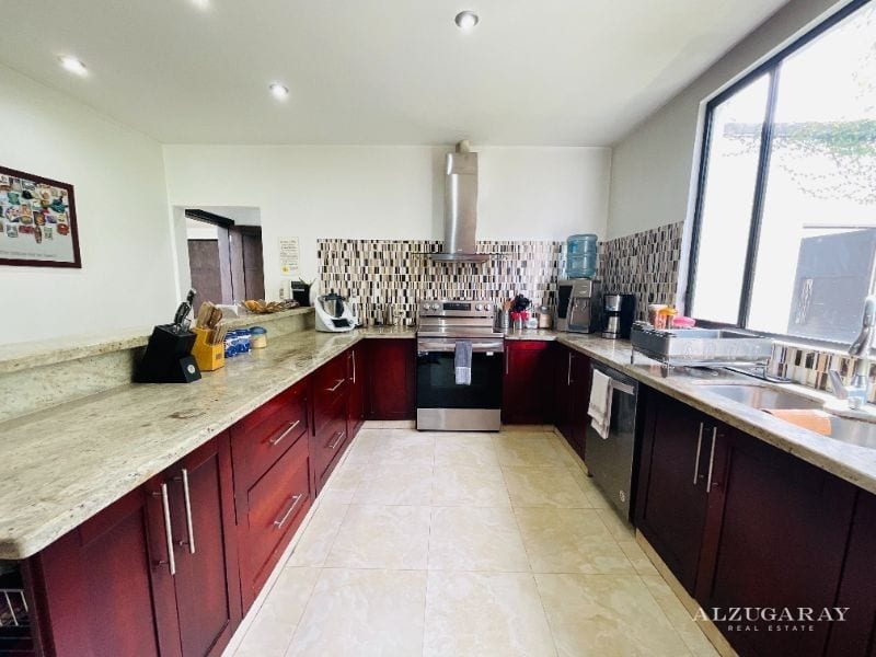 CASA MODERNA CON JARDIN - 3 HAB/ CONDOMINIO KM 21.5 — Casa en Venta en Carretera a El Salvador, Guatemala, Ciudad — foto 9 de 17
