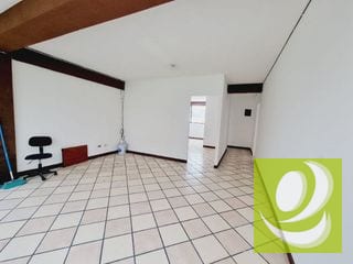 AMPLIA OFICINA EN ALQUILER/RENTA EN ZONA 11 COLONIA TOLEDO — Oficina en Alquiler en Utatlán II, Zona 11, Guatemala, Ciudad — miniatura 3 de 13