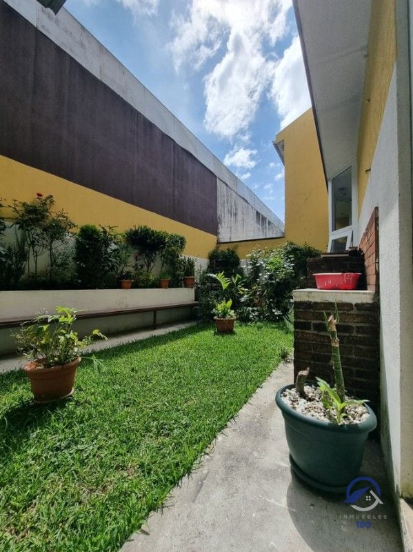 CASA EN VENTA EN LAS CHARCAS - ZONA 11 - GUATEMALA — Casa en Venta en Las Charcas, Zona 11, Guatemala, Ciudad — foto 2 de 17
