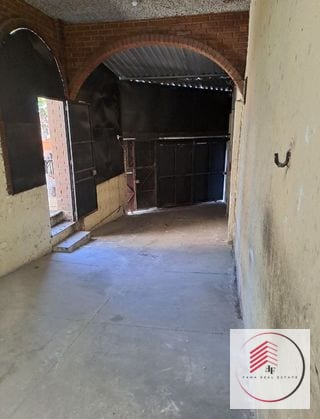 BODEGA EN CALZADA MATEO FLORES ZONA 7 DE 10.00X3.00 mts. (No se puede rotular afuera) — Bodega / Ofibodega en Alquiler en *Otro / No especificar, Guatemala, Ciudad — miniatura 4 de 4