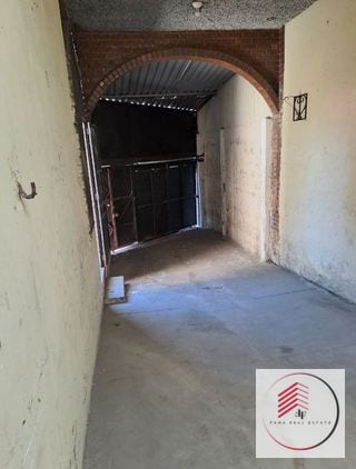 BODEGA EN CALZADA MATEO FLORES ZONA 7 DE 10.00X3.00 mts. (No se puede rotular afuera) — Bodega / Ofibodega en Alquiler en *Otro / No especificar, Guatemala, Ciudad — miniatura 3 de 4