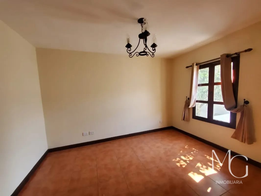 Vendo Casa en Hacienda Comendador a 15 Minutos de la Antigua — Casa en Venta en San Miguel Dueñas, Sacatepéquez — foto 8 de 11