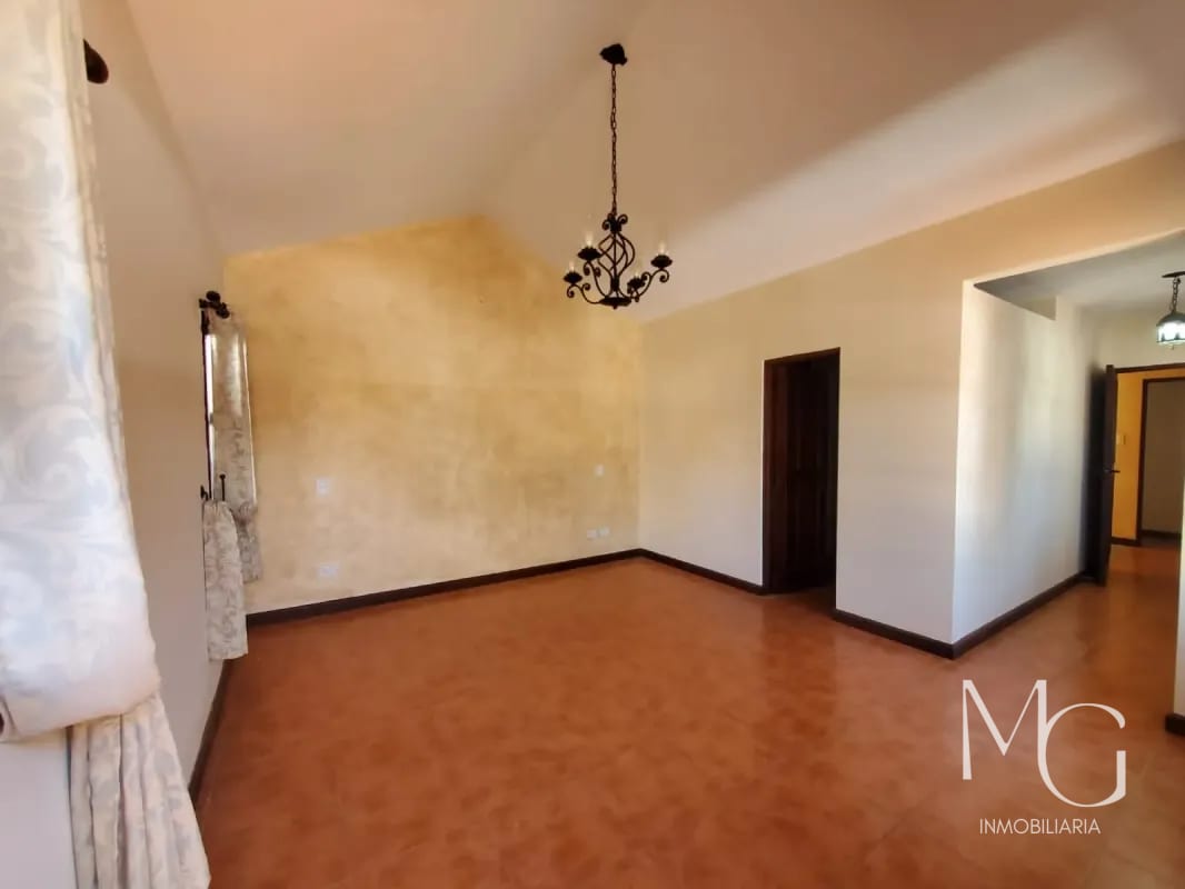 Vendo Casa en Hacienda Comendador a 15 Minutos de la Antigua — Casa en Venta en San Miguel Dueñas, Sacatepéquez — foto 7 de 11