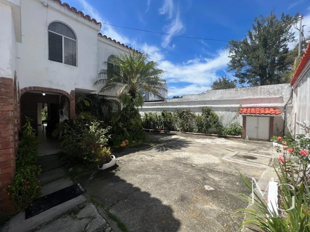 Vendo Amplia Casa a Pocos Metros de la Roosevelt Zona 2 de Mixco — Casa en Venta en Zona 2 Mixco, Guatemala, Ciudad — foto 1 de 5