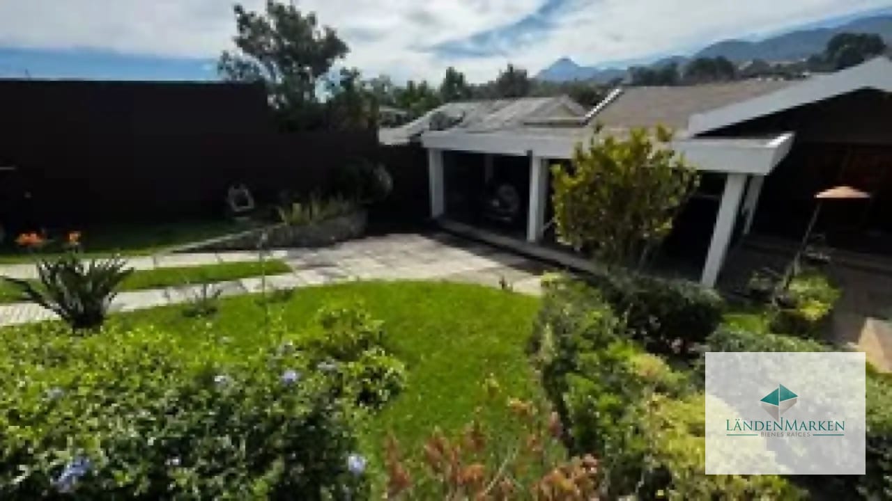 VENTA DE  CASA CON EXTENSO TERRENO EN SAN CRISTOBAL SECTOR A10 — Casa en Venta en Zona 8 Mixco, Guatemala, Ciudad — foto 2 de 17