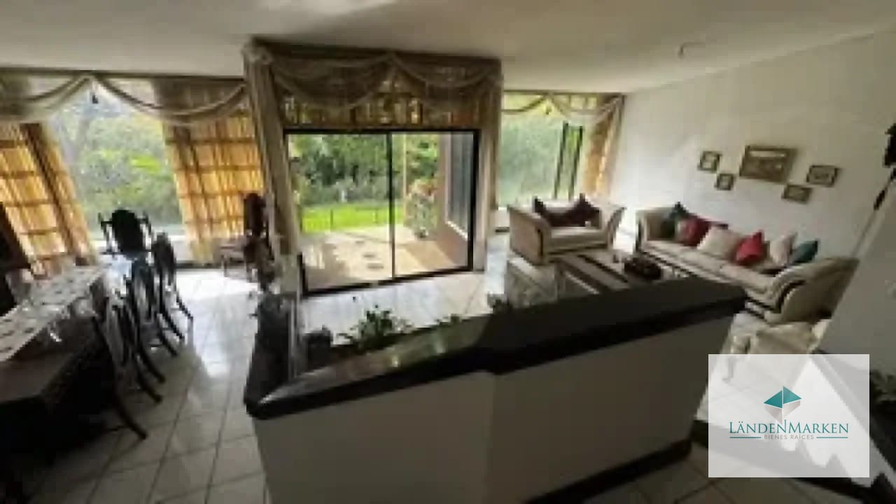 VENTA DE CASA CON EXTENSO TERRENO EN SAN CRISTOBAL SECTOR A10 — Casa en Venta en Zona 8 Mixco, Guatemala, Ciudad — foto 6 de 17